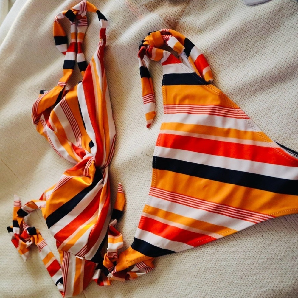 Stunning 🤩 two piece swimsuit! NWOT - Picture 8 of 10